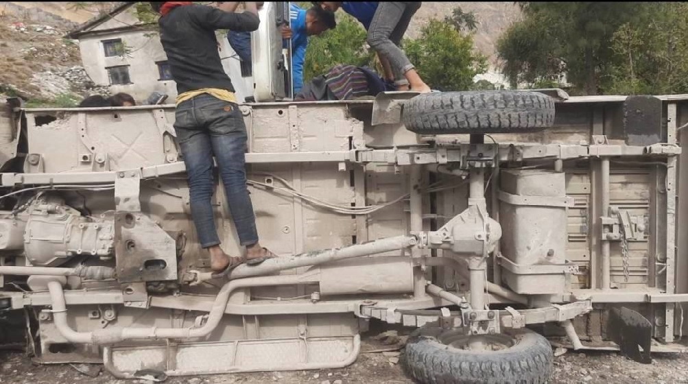 कोल्टीमा जीप दुर्घटना ७ जना घाइते